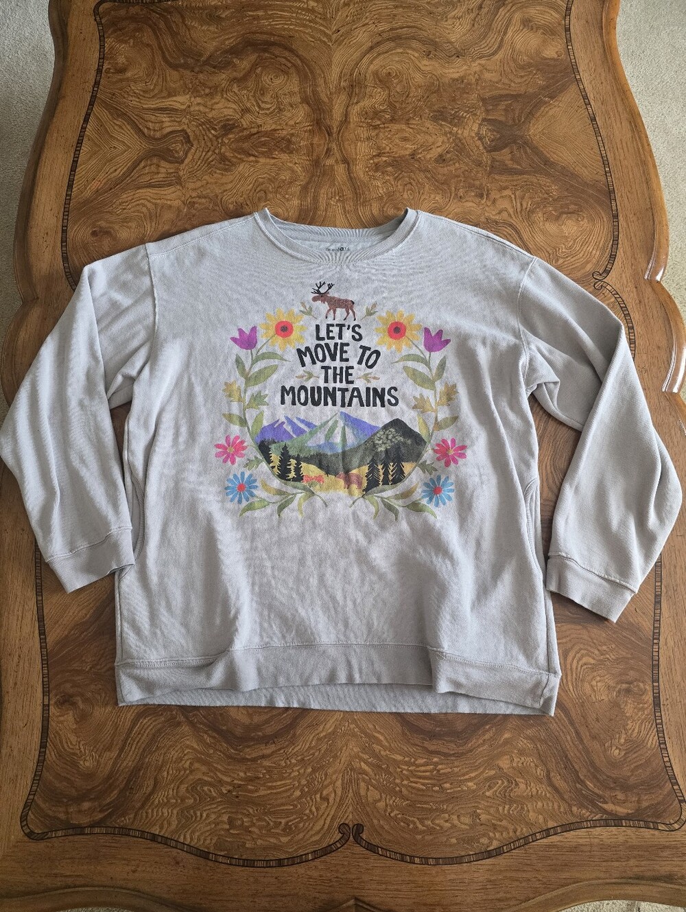 Natural Life Let's Move To The Mountains Sweatshirt Grey Womens size L Pockets